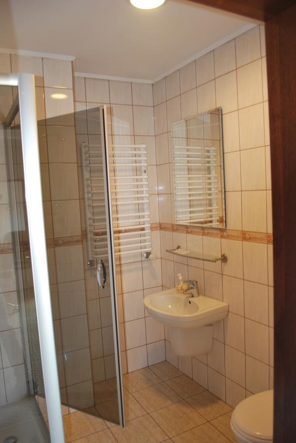 Noclegi Helios & Hotelowa Wieluń Dış mekan fotoğraf
