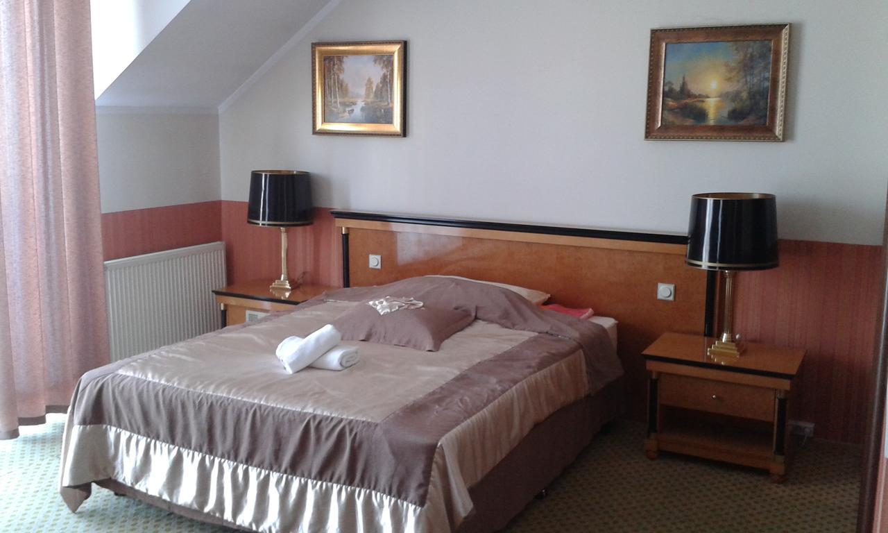 Noclegi Helios & Hotelowa Wieluń Dış mekan fotoğraf
